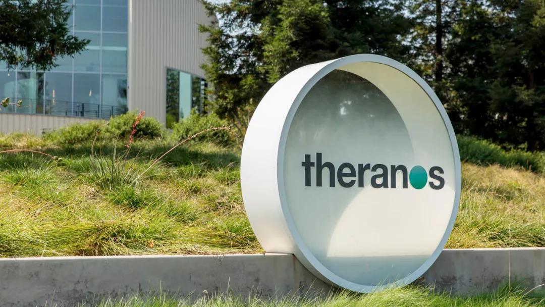 硅谷美女*子骗**滴血成金*局骗**被定罪，生活中种种怪异举动也被曝出