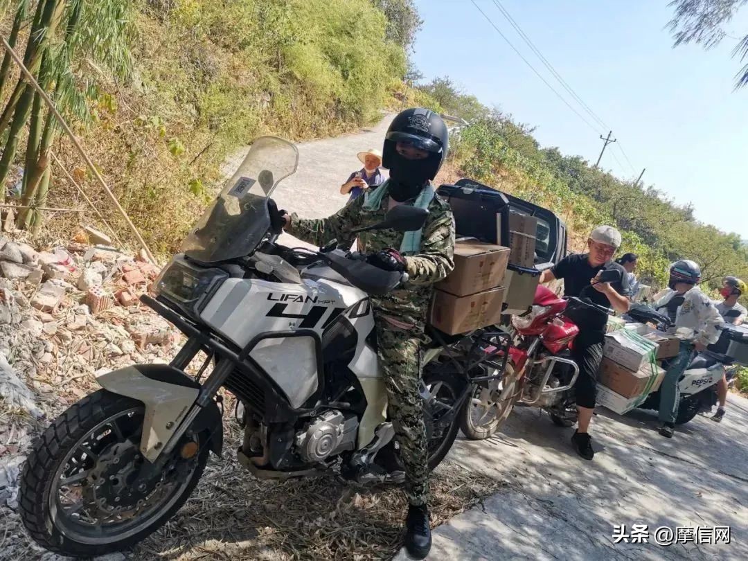 迎战川渝山火的消防员,重庆众志成城对抗山火