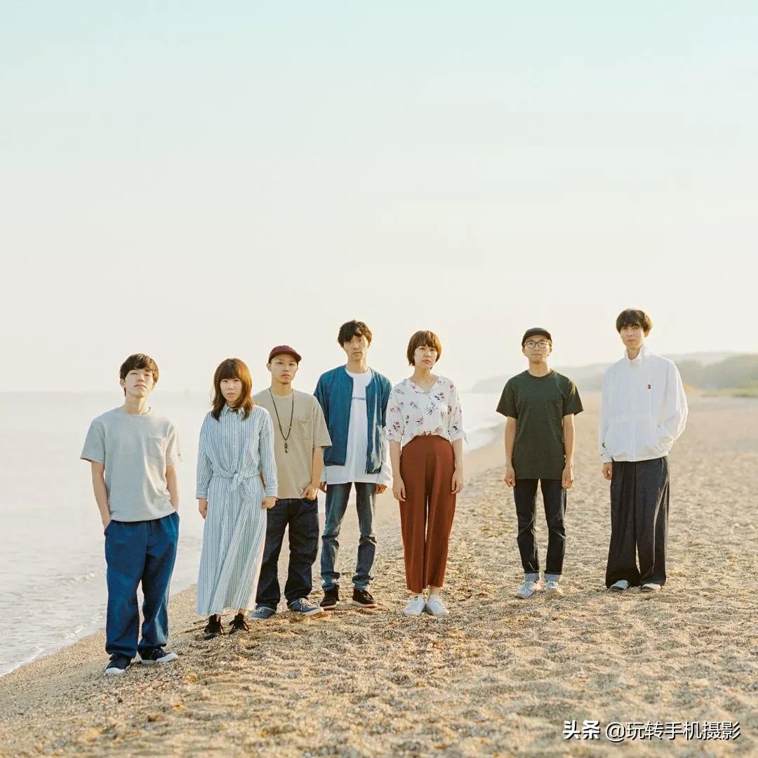 不露脸和朋友拍氛围感视频,如何不尴尬的要合照