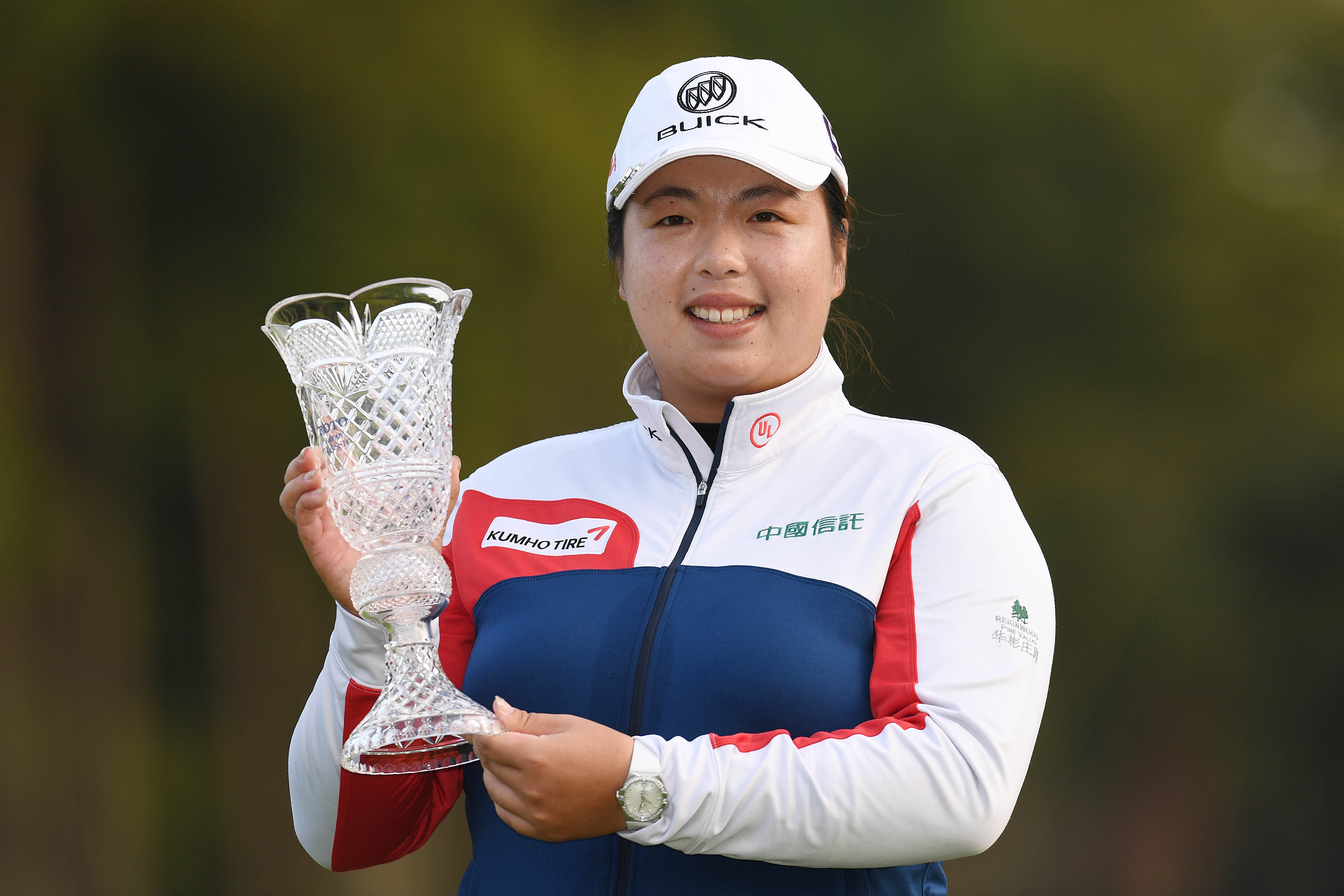 中国高尔夫名将冯珊珊宣布退役,中国高尔夫女选手冯珊珊