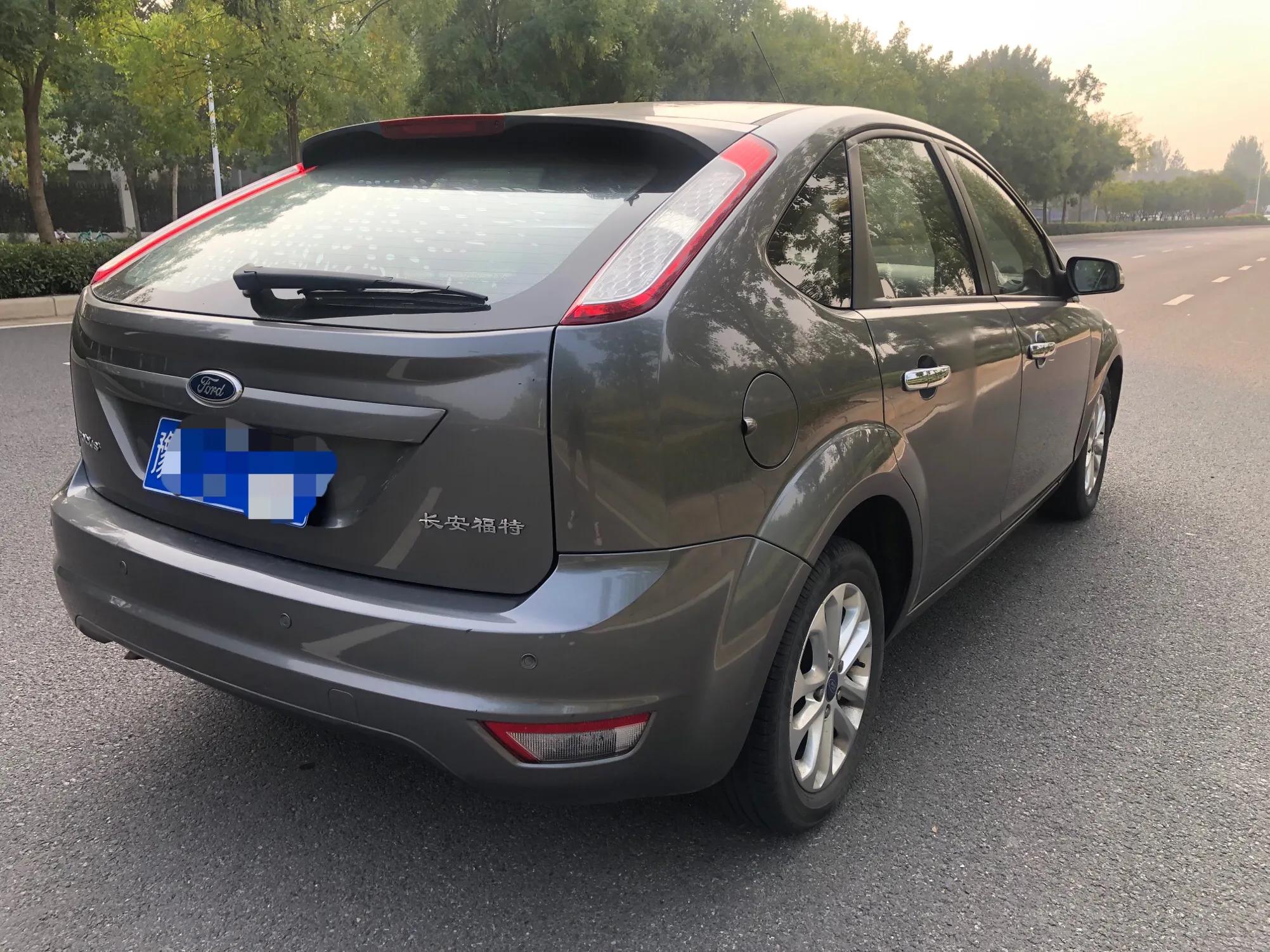 一万多值得入手的自动挡车,新福克斯2.0与经典福克斯2.0操控