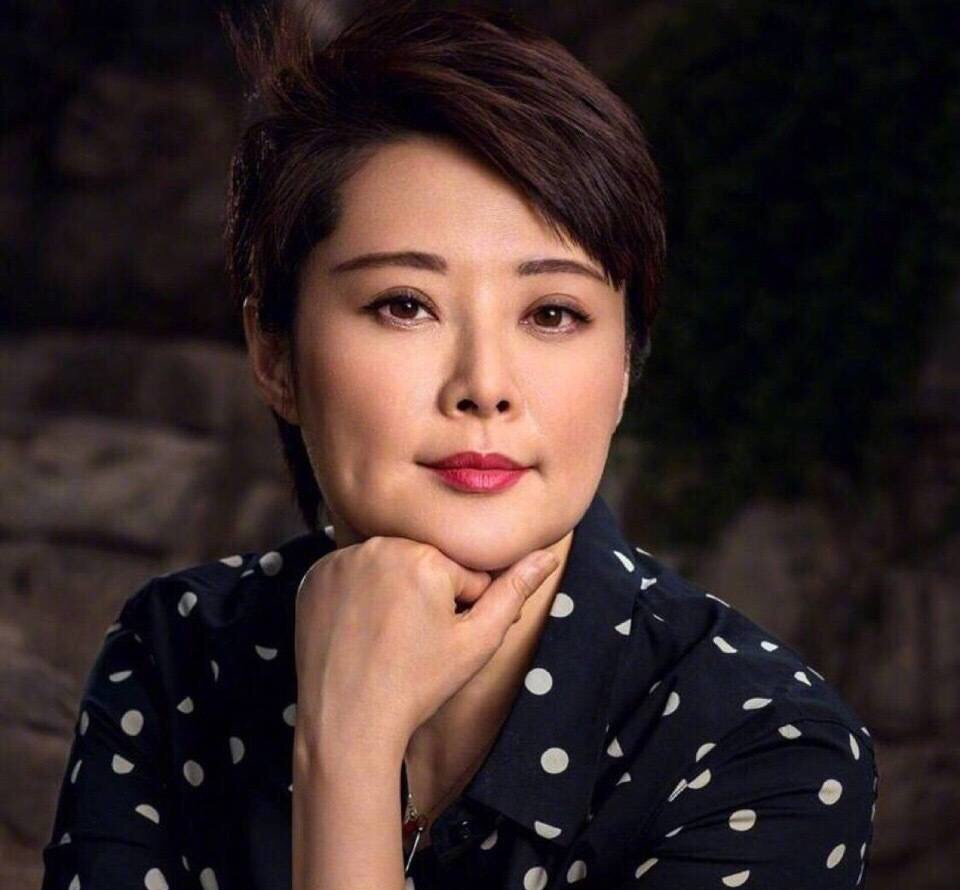 袁立偷狗搞笑视频,袁立讲偷狗的视频