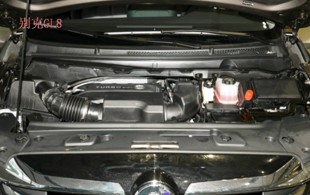 别克gl8对比大众哪个好,奔腾m9对比别克GL8