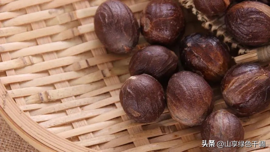 草果和香果的区别在哪里,香果跟草果有什么区别