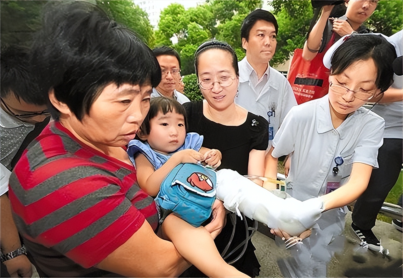 温州小伊伊现在怎么样,温州女孩小伊伊