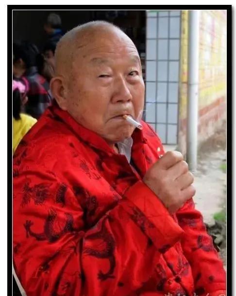 过年为什么要穿红色,过年为什么不能穿红衣服