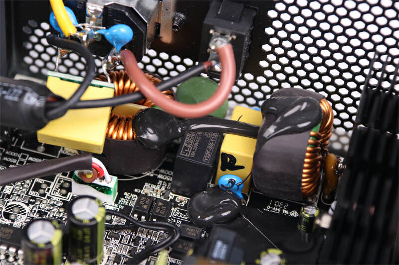 ATX3.0电源新选择,十年保固会自动除尘,安耐美GX1200DF装机体验