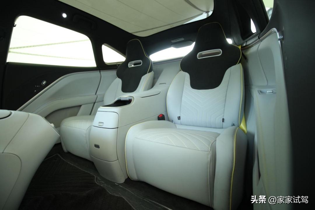 阿维塔11鸿蒙版车门开启位置,阿维塔智驾体验营开启
