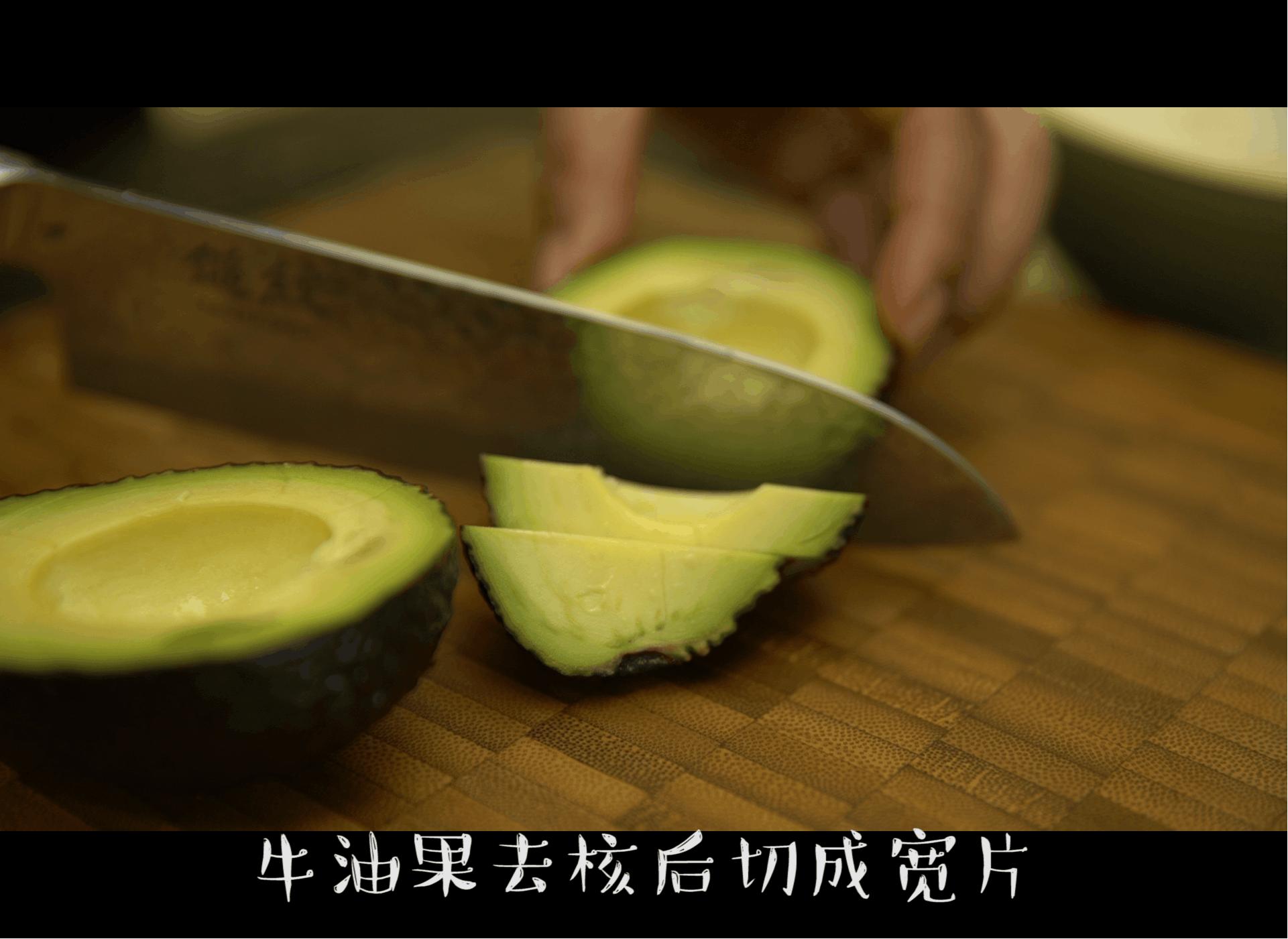 宝宝吃牛油果有什么好处,小孩多吃牛油果有什么好处