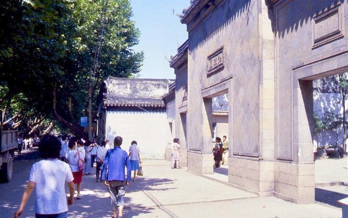 日军日记:男人饿倒在地,为了救他,我将他妻子的乳房割给他吃!