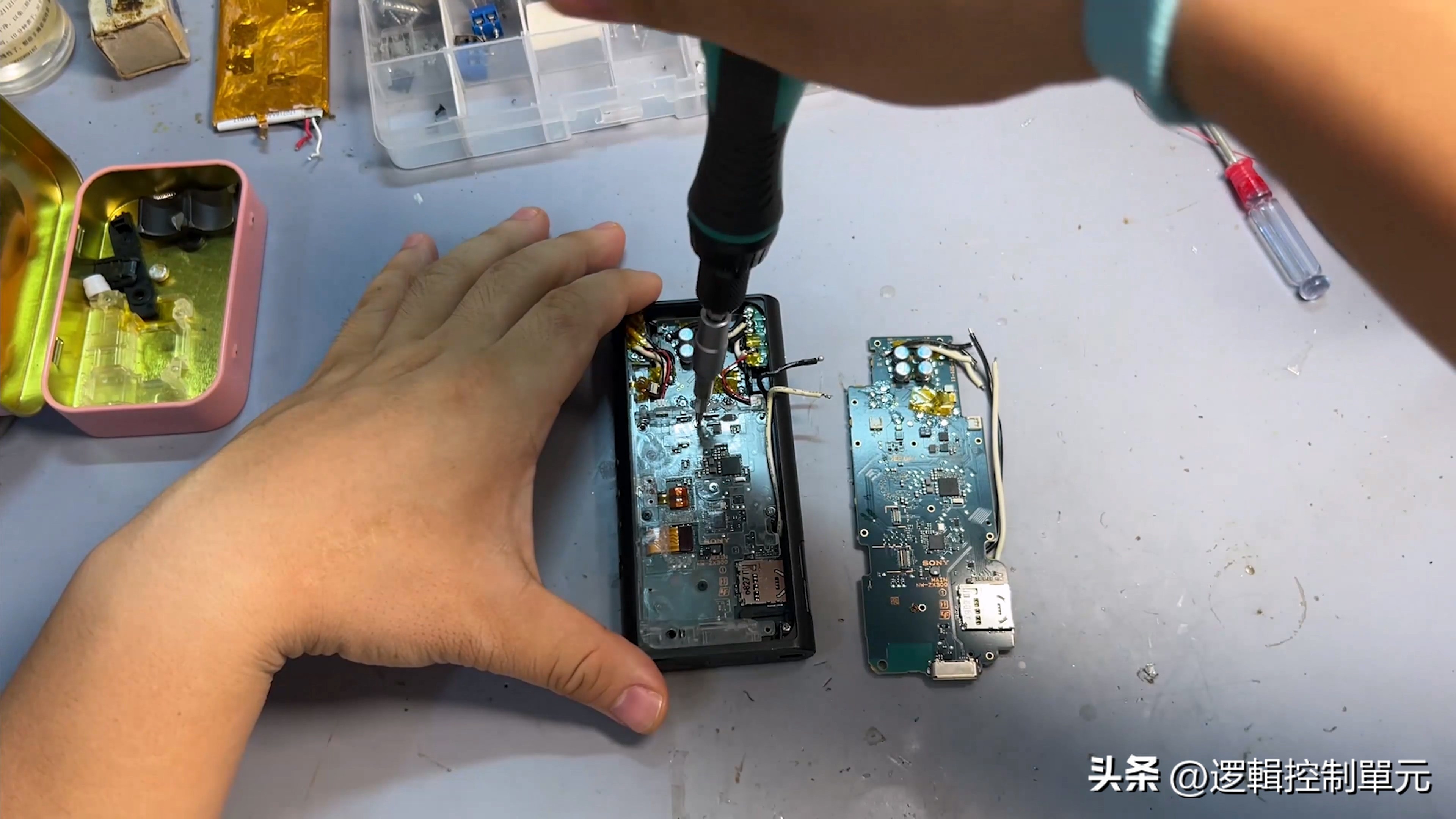 sony播放器zx300a拆解,索尼zx300a怎样更换电池