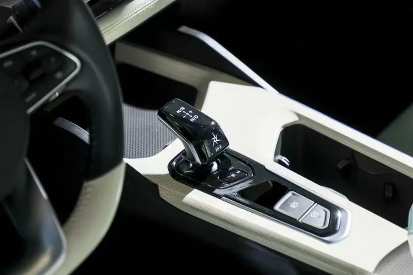 吉利帝豪L雷神Hi·X要做15万内最好的混动？|试驾