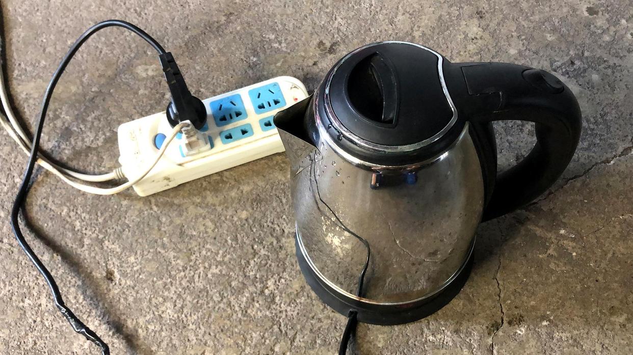 电热水壶烧的水损害神经还致癌,一直喝电热水壶烧的水有害吗