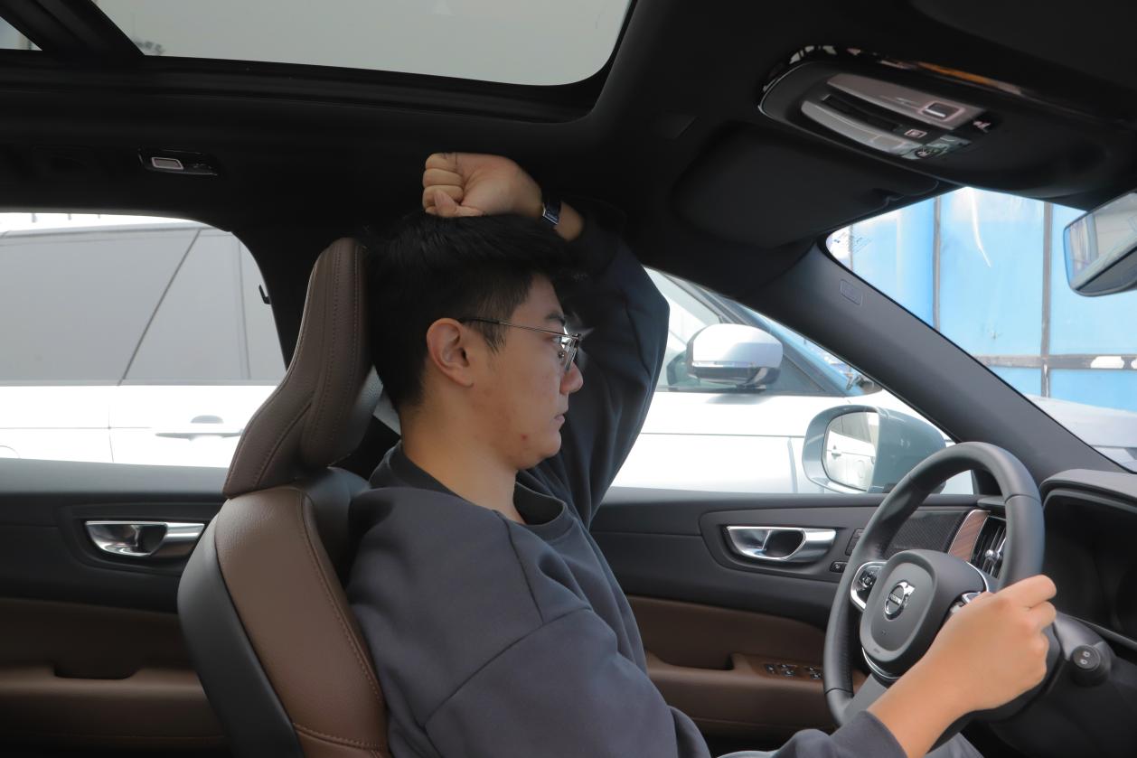 六边形战士坦克,六边形战士轻量级