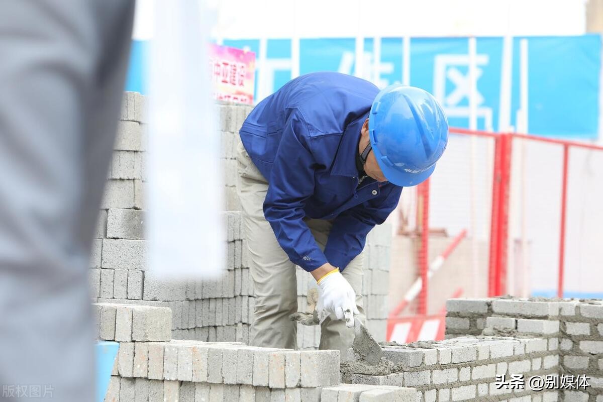 危机来临！8600万农民工“裸老”，他们的困境将给社会带来什么？