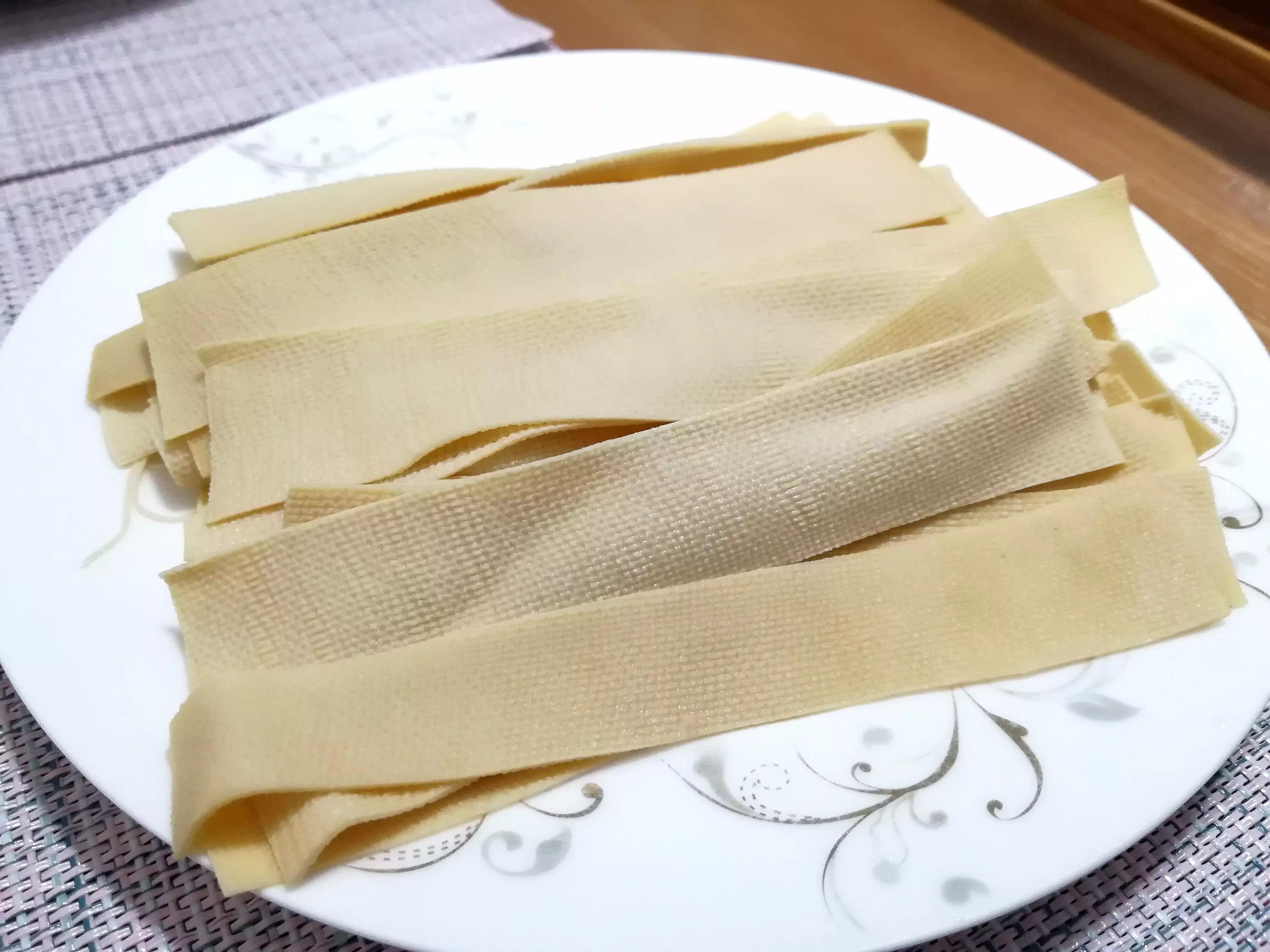 番茄土豆炖牛肉不炒糖色版,牛腩家常做法西红柿土豆炖牛肉