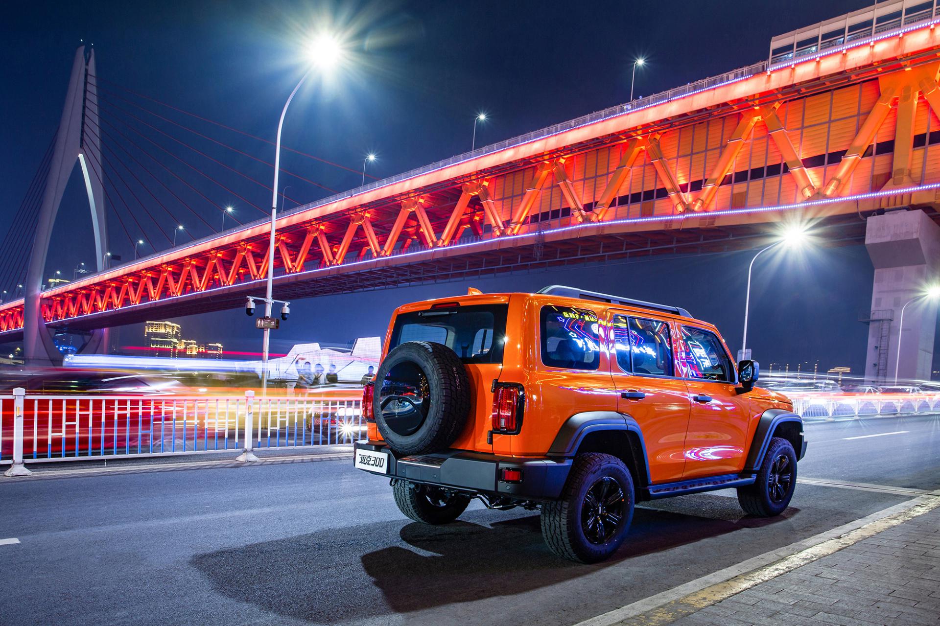 jeep牧马人对比坦克400,bj40坦克300牧马人如何选择