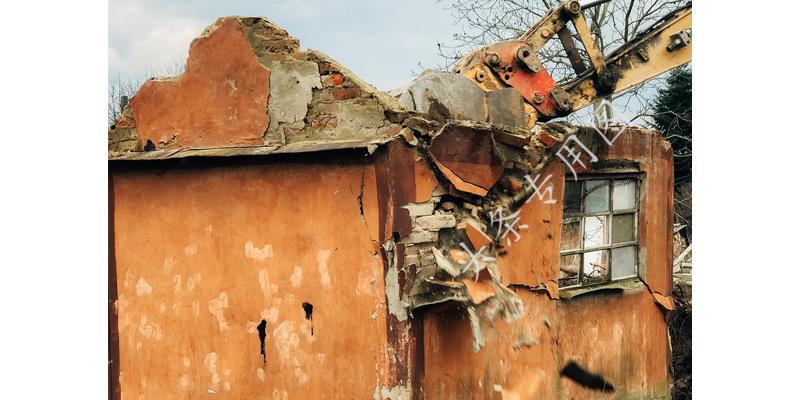 凤凰男母亲退出家族群：“红包你们发100，让我发8000，想得美”