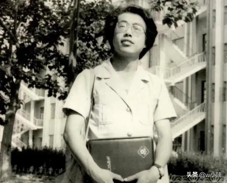 46张被大多数50后遗忘的老照片,14张迷人的珍贵老照片