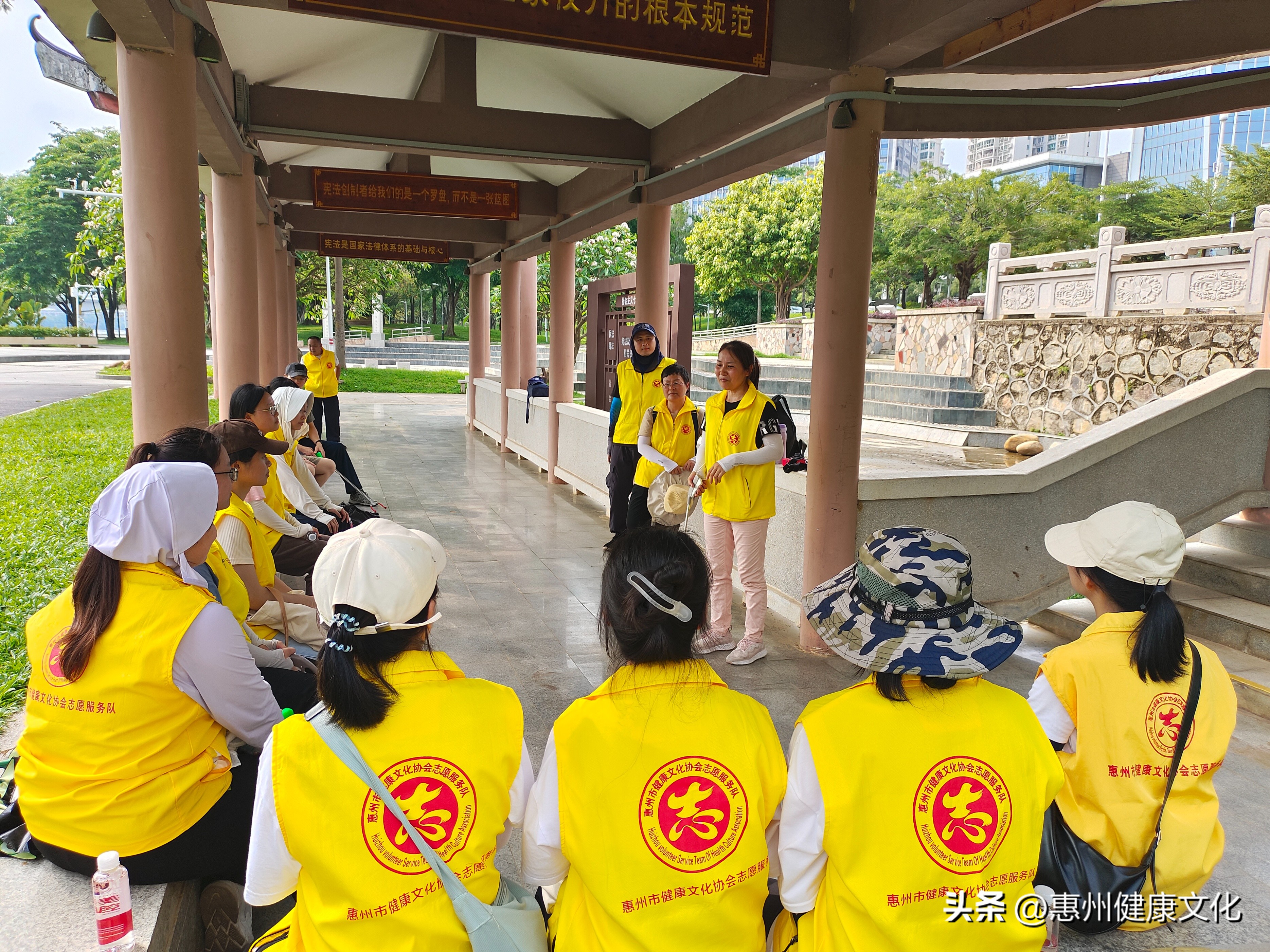 炎炎夏日抵挡不住志愿者的热情,酷暑六月为我们的志愿者点赞
