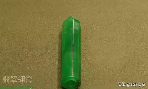 首都博物馆镇馆之宝玉龙,故宫博物馆收藏的翡翠翎管图片