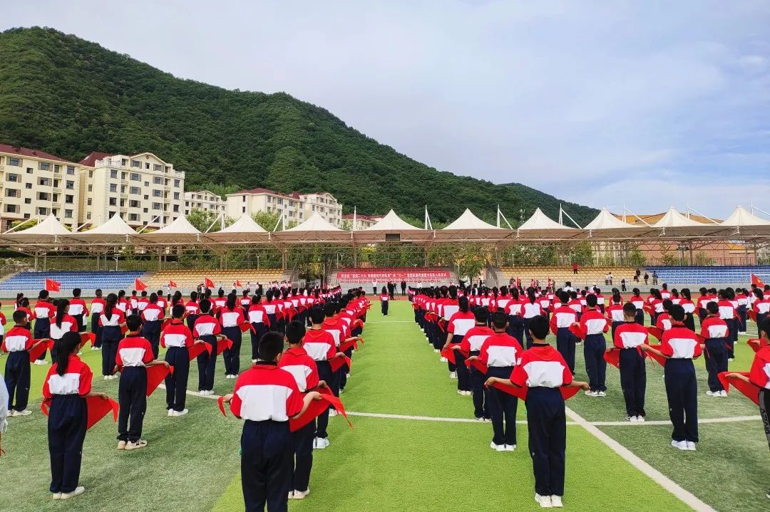 创建国家义务教育优质均衡发展县|走,到黄龙县第二小学看一看!