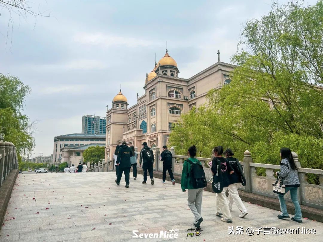 江西外语外贸职业学院学费多少,江西外语外贸职业学院报名代码