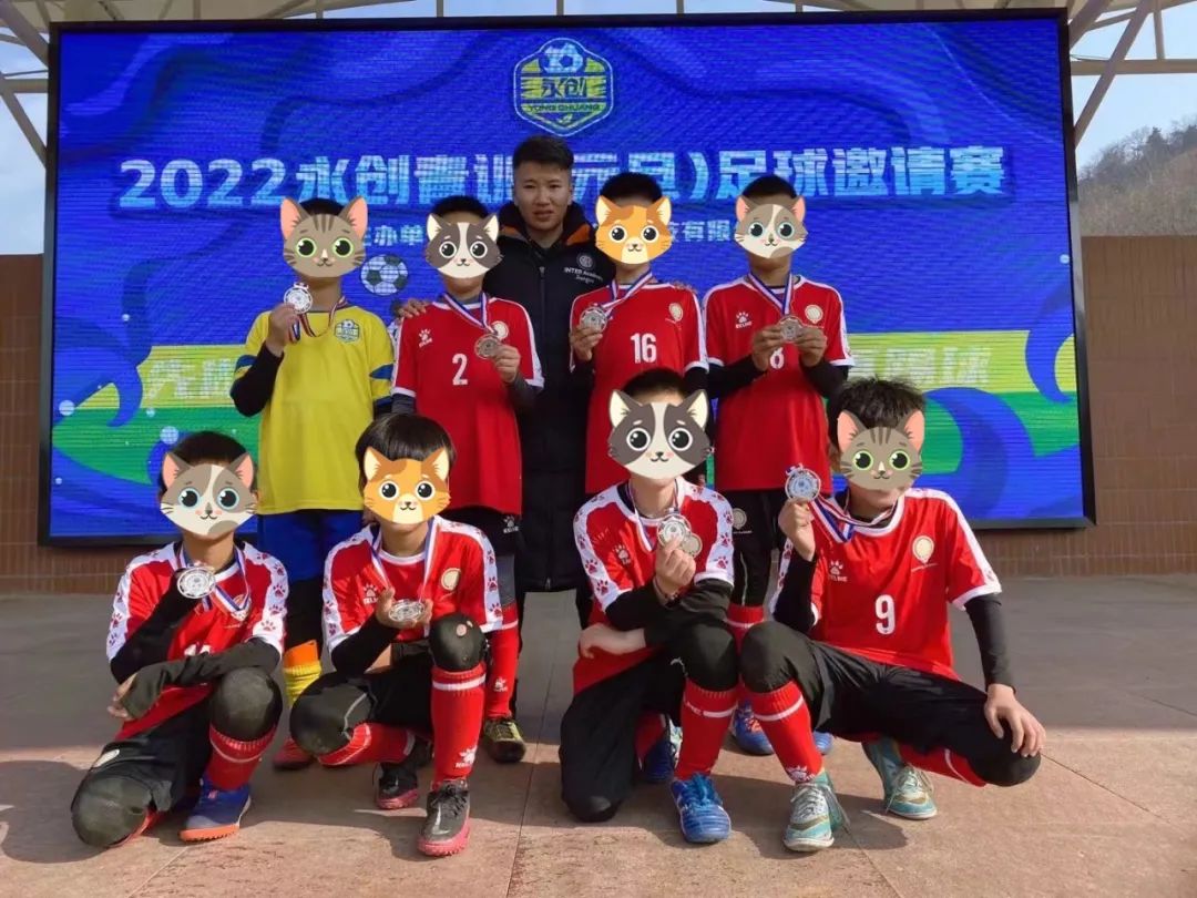 我是退役女足:进过工厂端过盘子,现在教孩子踢球月薪过万