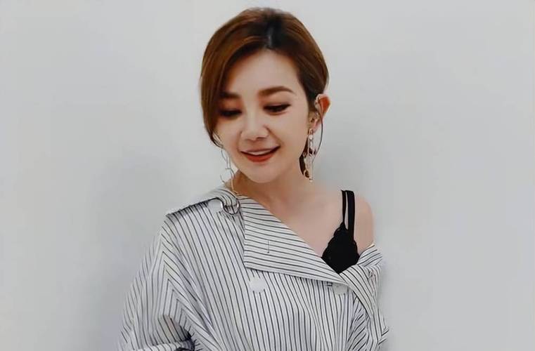 刘德华梁静茹参加好声音的视频,刘德华梁静茹唱的歌