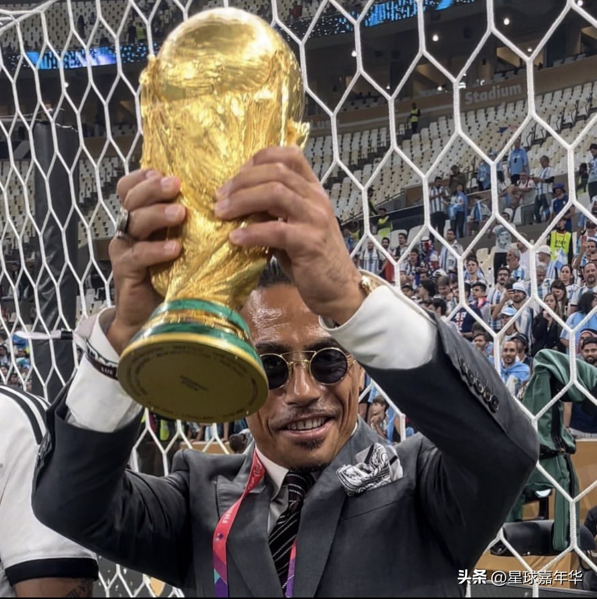 撒盐哥硬拉梅西合影,撒盐哥梅西世界杯