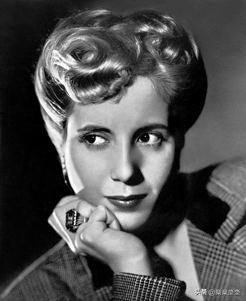 阿根廷歌曲别为我哭泣原唱,阿根廷歌别为我哭泣