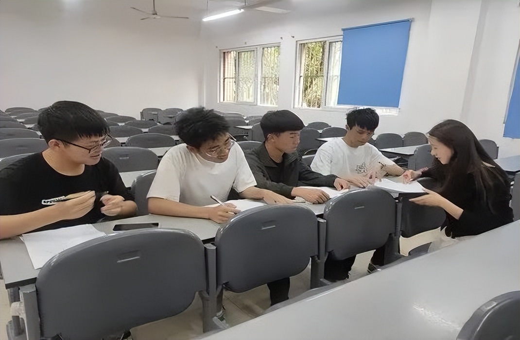 厉害了！这项长期被知名高校垄断的大奖被交大希望学院打破！