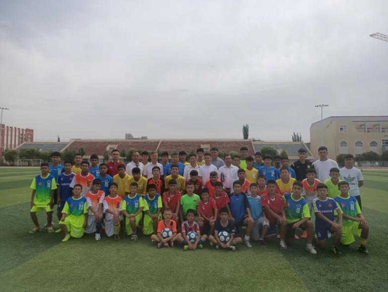 喀什市青少年足球训练基地,喀什6-15岁儿童训练营