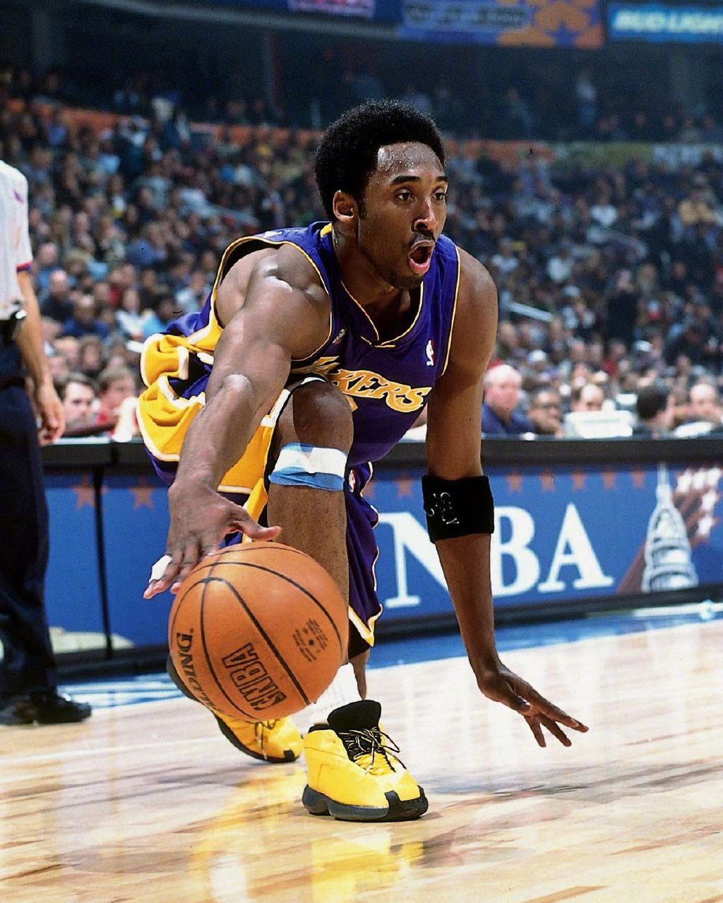 科比战靴阿迪,阿迪科比复刻版