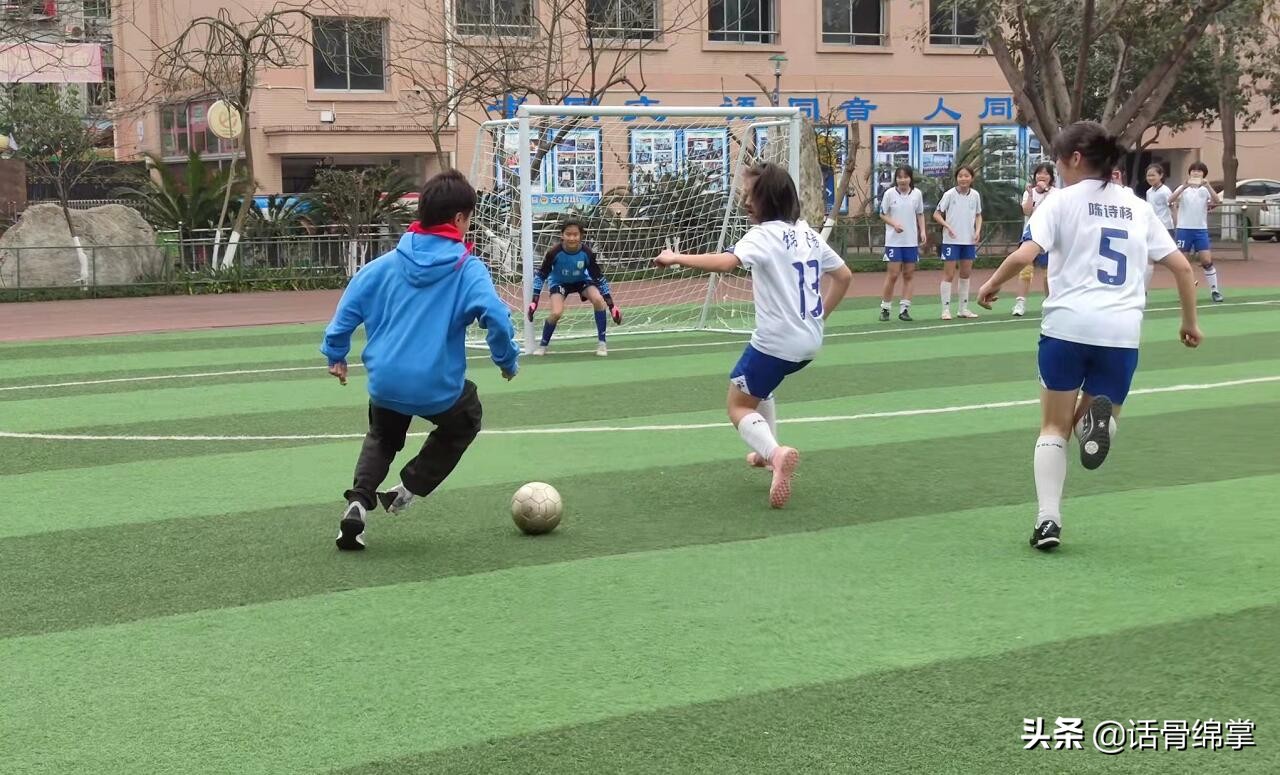 张琳艳家乡看女足夺冠,张琳艳冠军采访