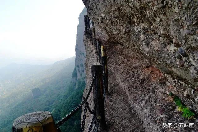 谪仙人斗酒诗百篇,李白斗酒诗百篇全文