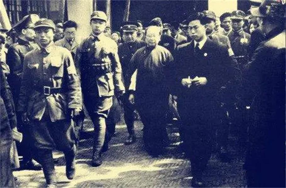 汉奸后代成日本华裔大臣，为孩子取中国名，却称*鱼岛钓**是日本领土