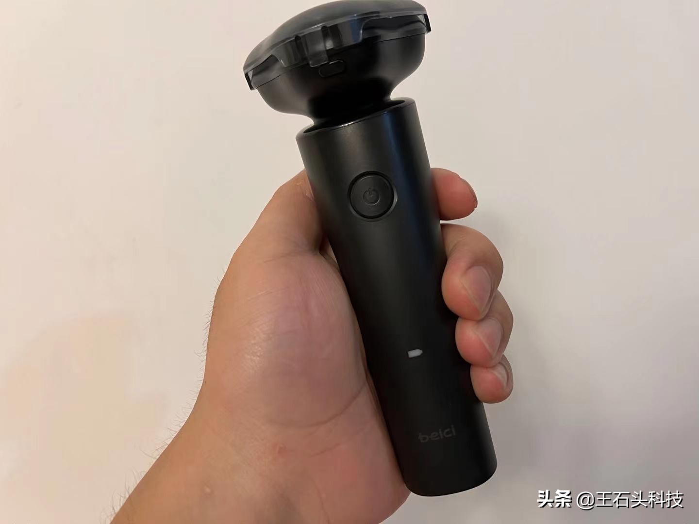 飞利浦剃须刀s9000可以水洗吗,飞利浦剃须刀s9031能全身水洗吗