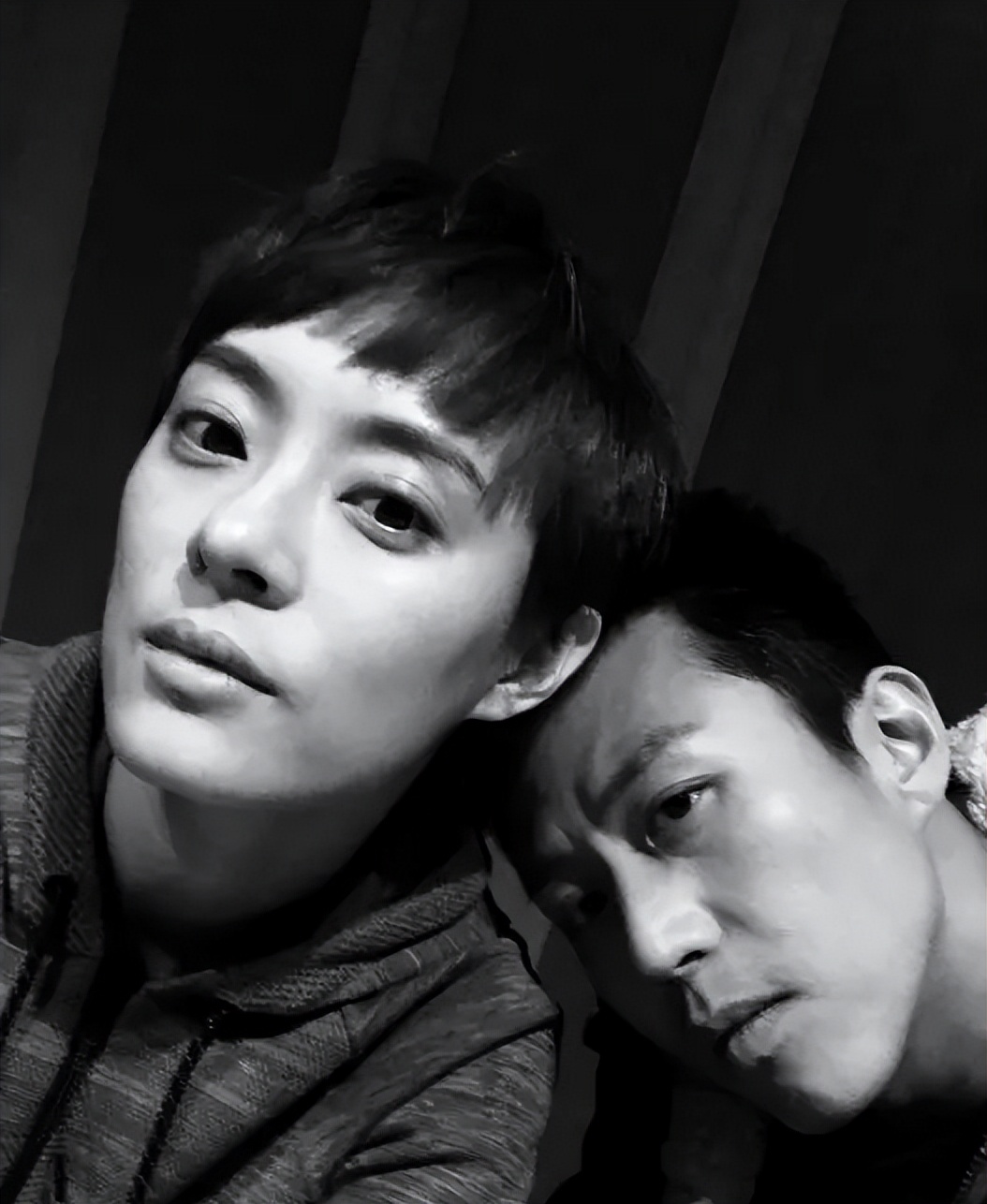 孙俪送赵又廷养生神器,孙俪帮人按摩