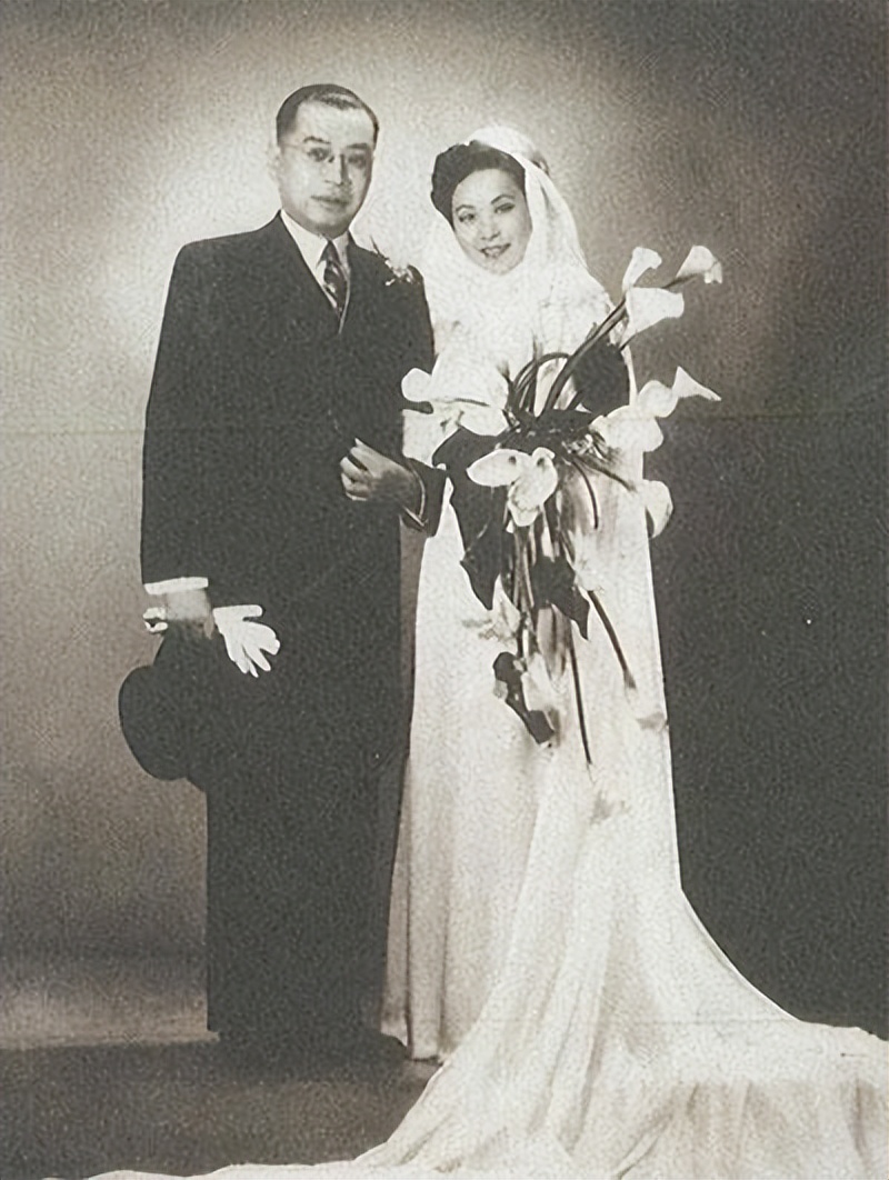 阔别70年,初恋结了4次婚,她却终生不嫁,再会面时情意了然于心