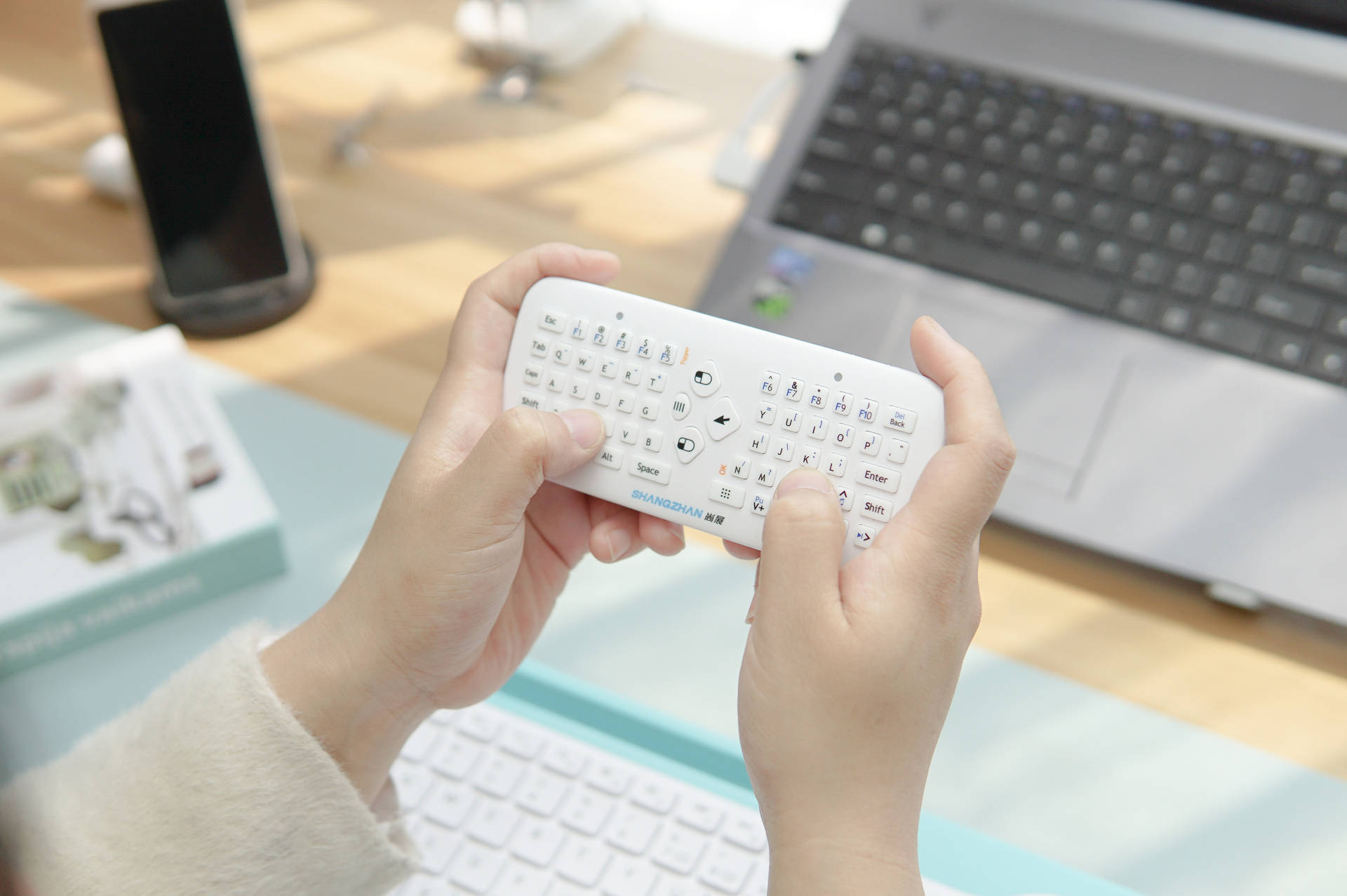 空中键鼠控制电脑电视,电脑多功能投影键盘