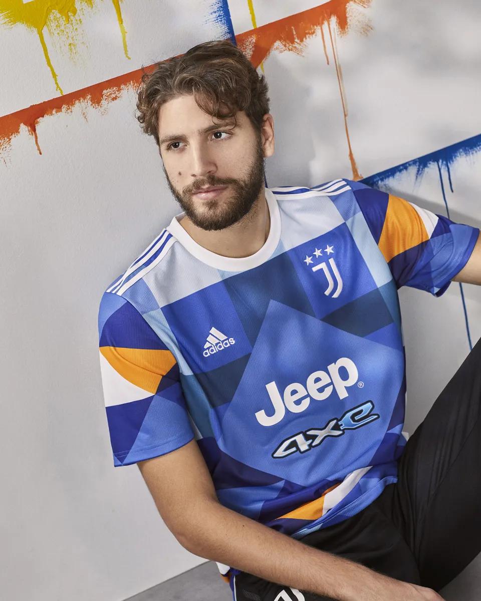 2018尤文主场球服,尤文图斯小魔仙10号