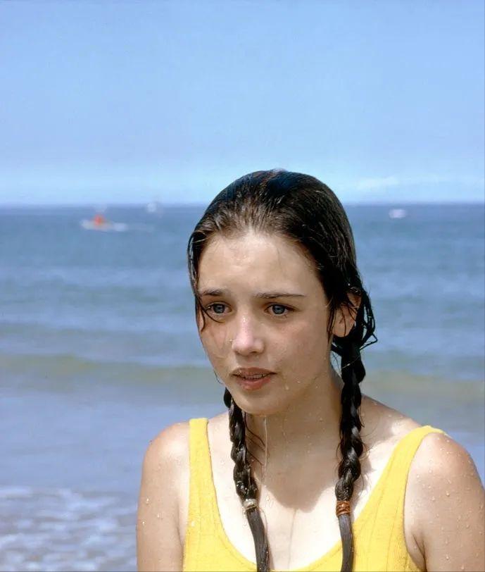 娶了巩俐的雅尔，曾有个漂亮的未婚妻，对方正是法国女神阿佳妮