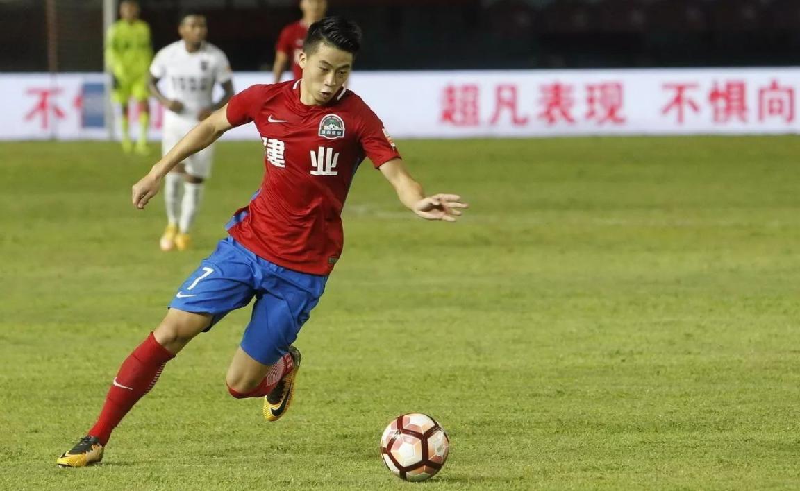 是谁埋没了胡靖航？20岁获中超最佳，随后6年颠沛流离无进步