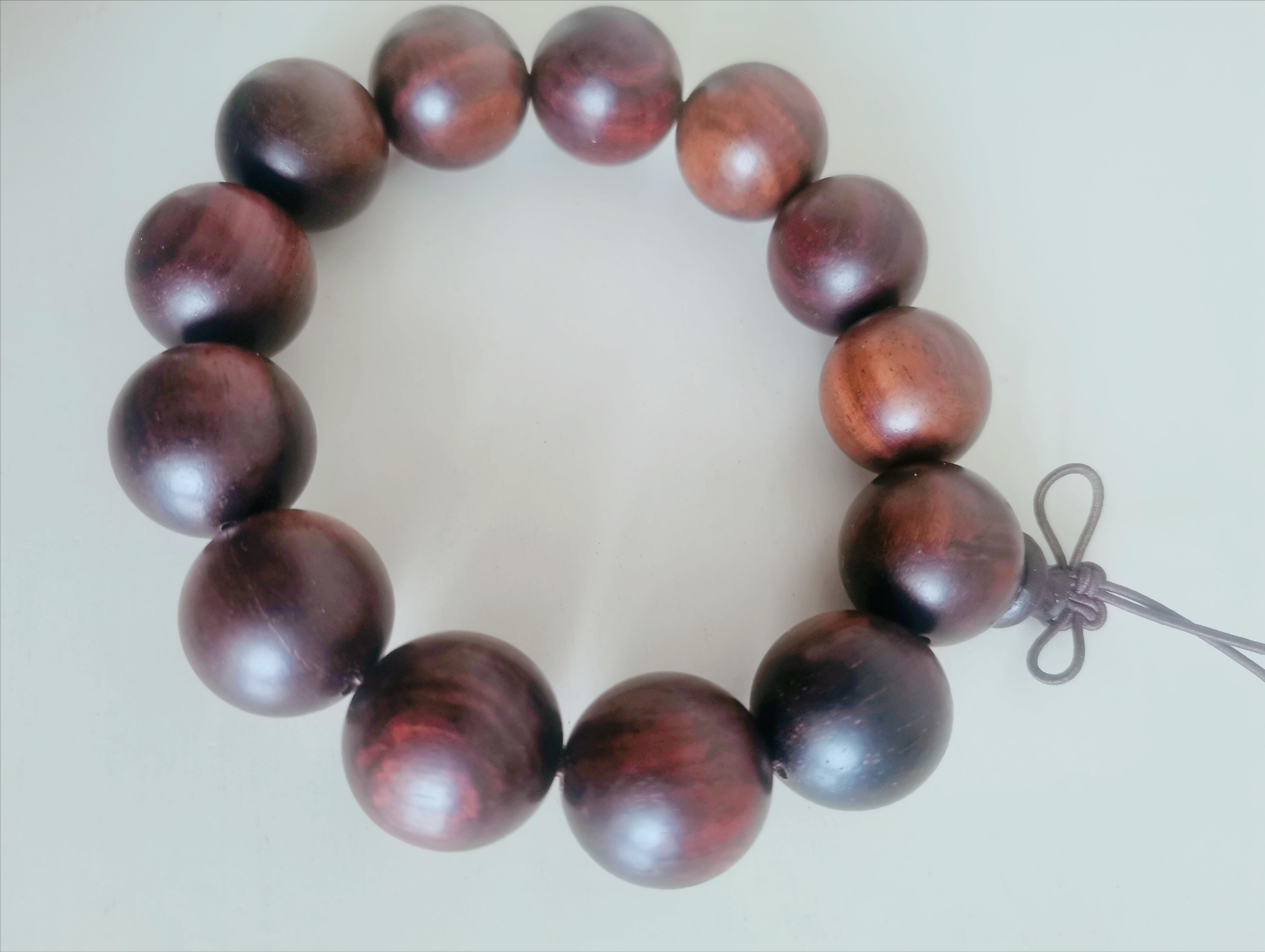 红木手串怎么盘玩,红木手串盘玩方法