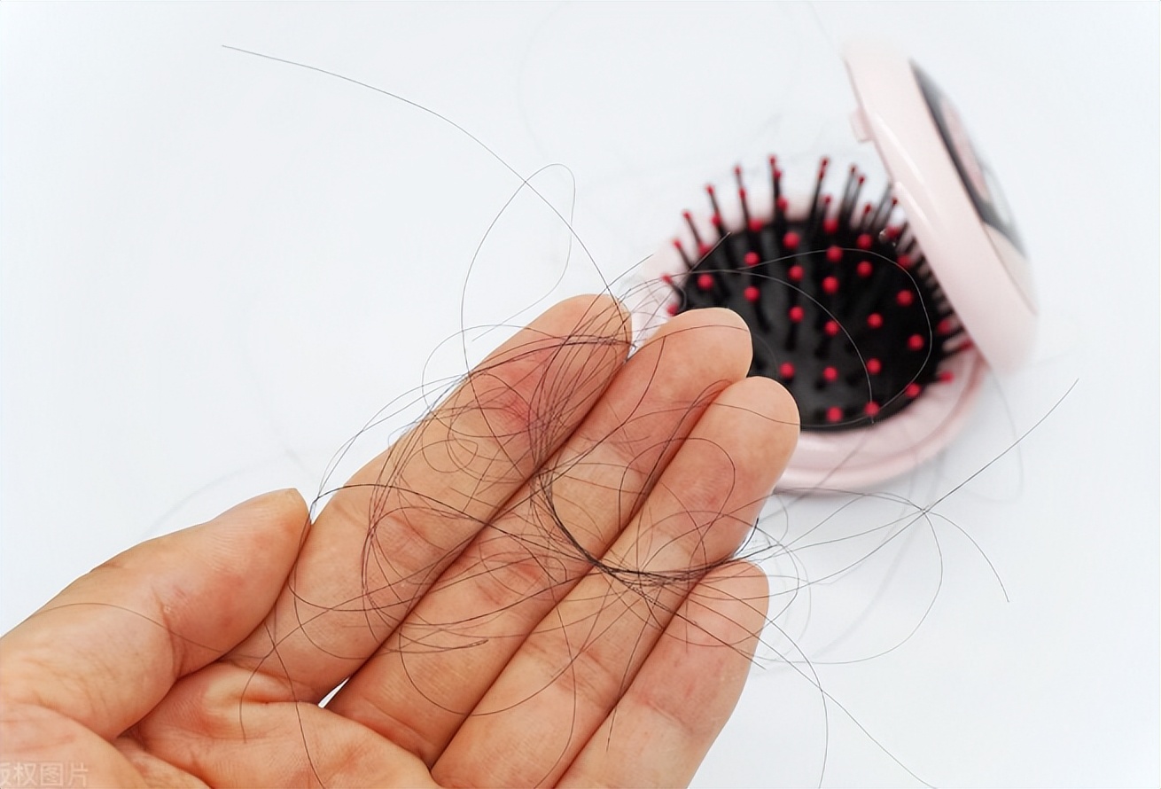 洗澡时掉头发是什么原因,洗澡时掉发严重是什么原因