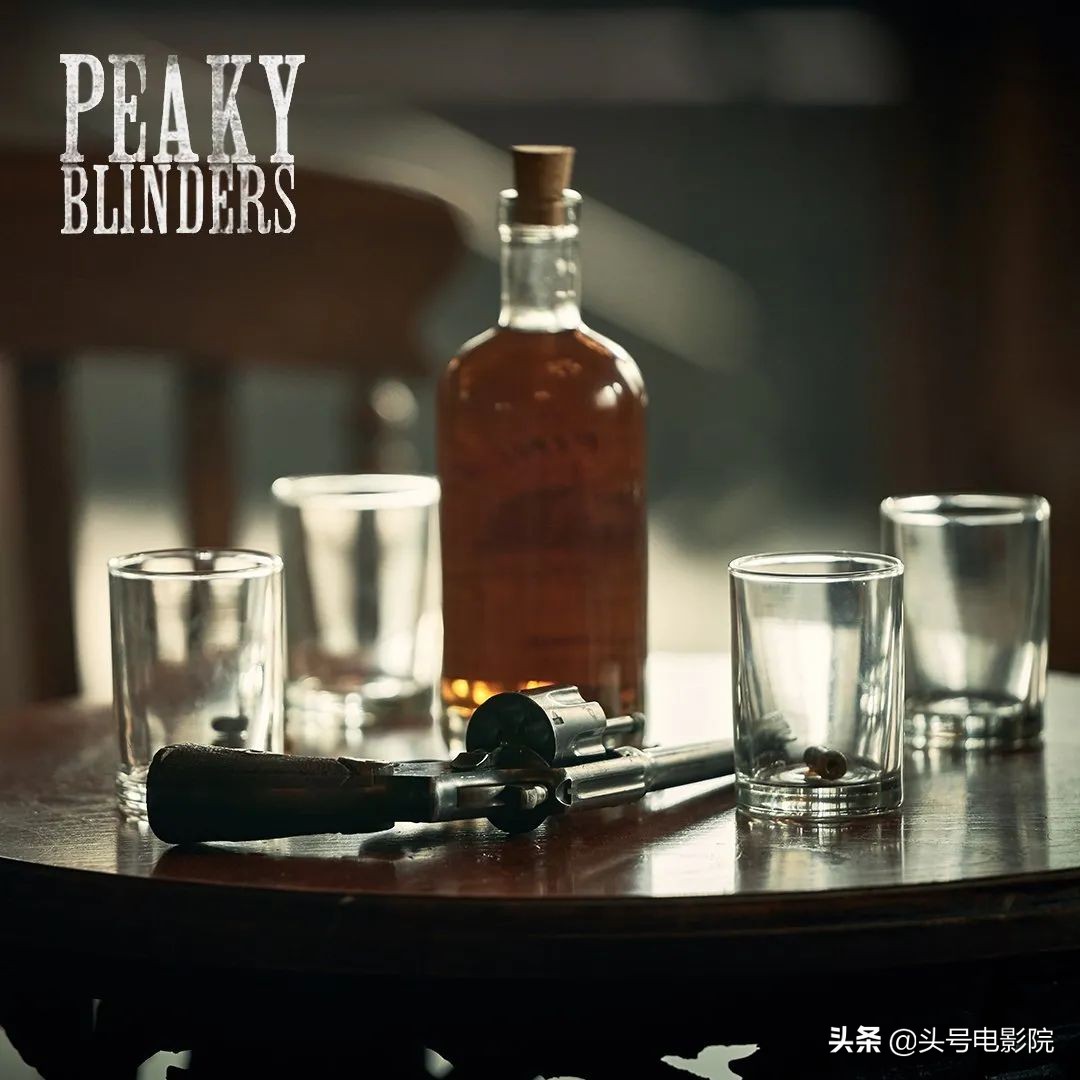 美剧浴血黑帮解说9.0以上评分,浴血黑帮第一季深度解析