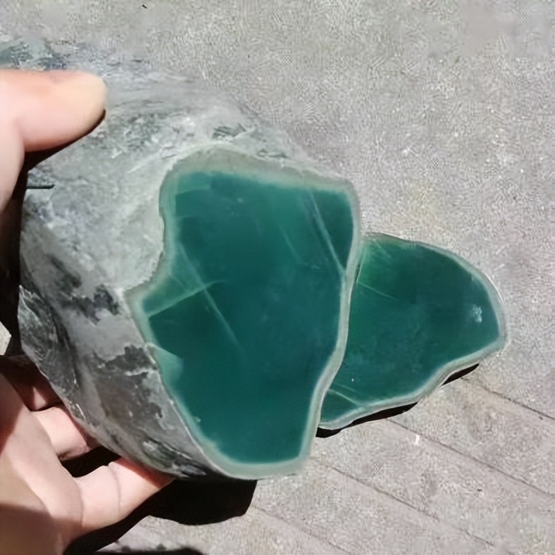 翡翠新手赌哪个场口,新手买翡翠手镯须知