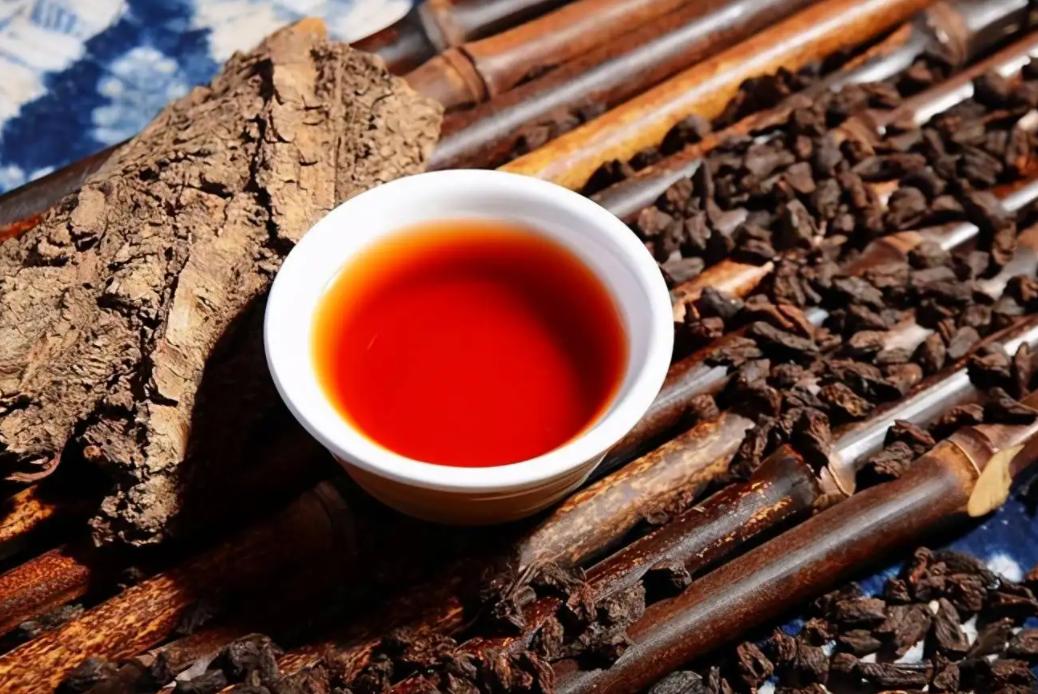 喝普洱熟茶就像喝脏水一样吗,普洱熟茶变质了喝了会怎么样