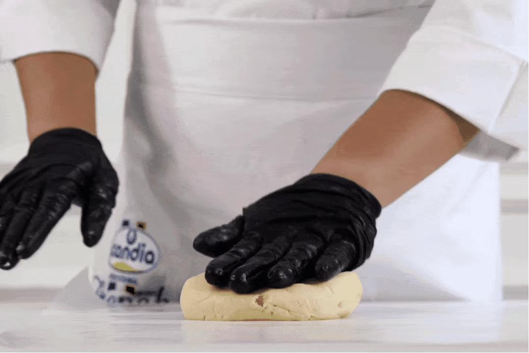 酥皮泡芙烤出来有点塌是怎么回事,泡芙不脆出炉后还塌什么原因